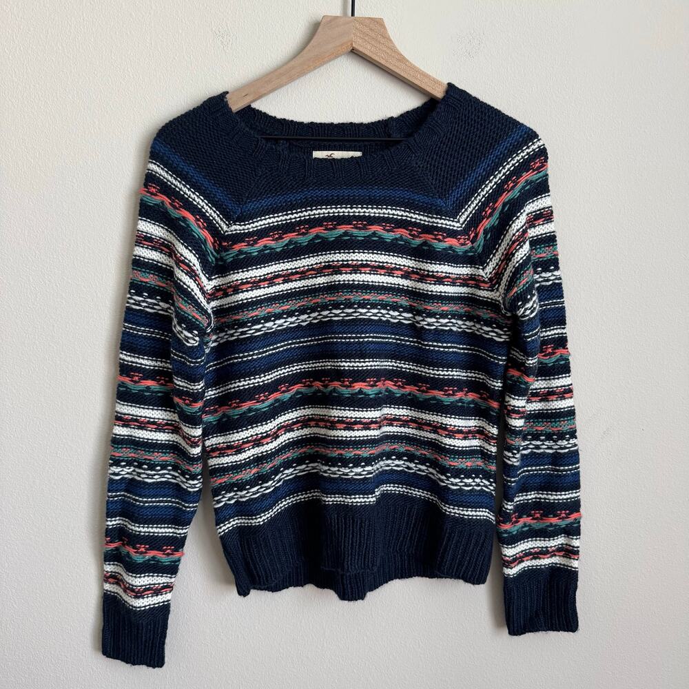 Hollister Women Navy Blue Color Knit Pullover Sweater Tribal Pattern Size Small